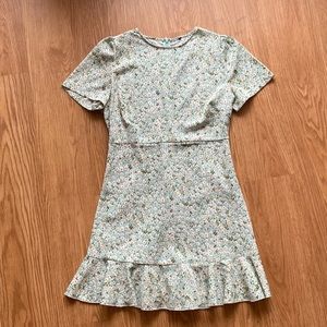 Floral mini dress with sleeves